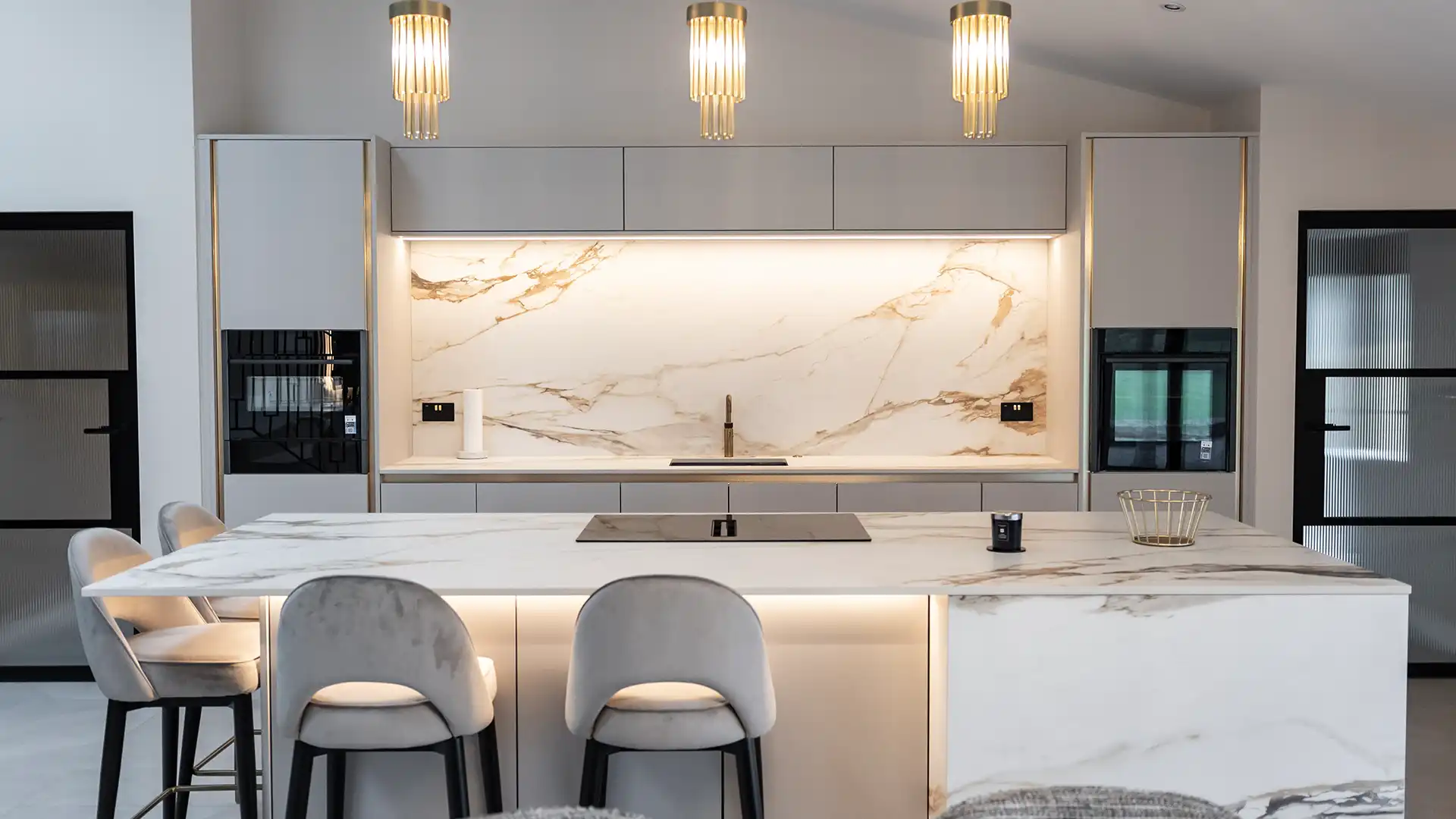 How Do You Deal with Sockets and Other Cut Outs on Islands?